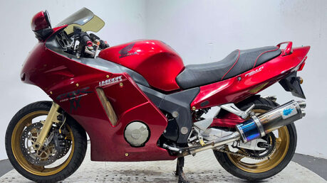 Honda CBR 1999 non running project bike 1100cc tourer 5
