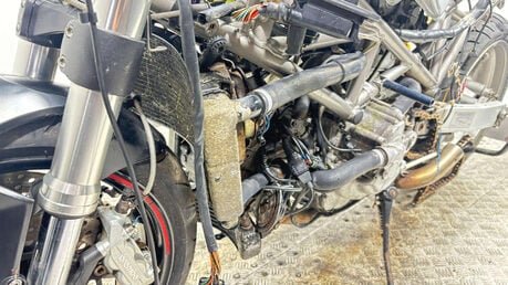 Ducati ST4 2001 996 SPARES OR REPAIR BREAKER PROJECT BIKE 7