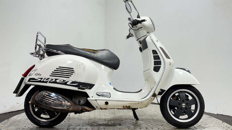Piaggio Vespa GTS 2010 SPARES OR REPAIR 125CC NON RUNNING PROJECT SCOOTER 1