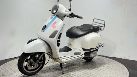 Piaggio Vespa GTS 2010 SPARES OR REPAIR 125CC NON RUNNING PROJECT SCOOTER 6