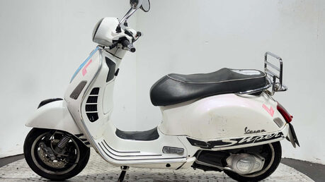 Piaggio Vespa GTS 2010 SPARES OR REPAIR 125CC NON RUNNING PROJECT SCOOTER 4