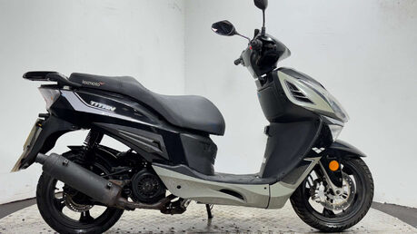 Lexmoto Titan 125 2020 10K RUNNING PROJECT LARGE SCOOTER 125CC 1