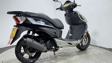 Lexmoto Titan 125 2020 10K RUNNING PROJECT LARGE SCOOTER 125CC 2