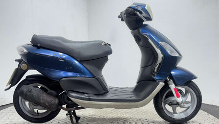 Piaggio Fly 2009 12K NON RUNNING PROJECT SCOOTER 100CC