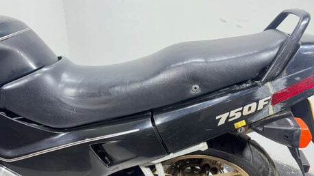 Honda VFR 1988 81K NON RUNNING PROJECT BIKE SPARES OR REPAIR 750CC CLASSIC 16