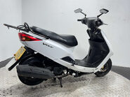 Yamaha Vity 2011 11K RUNNING PROJECT BIKE SCOOTER 125CC SPARES OR REPAIR 2