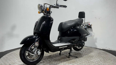 Lexmoto Tommy 125 2011 1K CRUISER CLASSIC LOOKING SCOOTER 125CC NON RUNNER 3