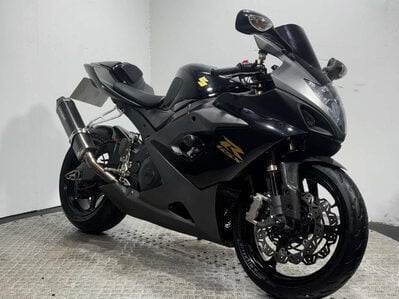 Suzuki GSX-R GSXR1000 2005 K5 31K TRACK BIKE RUNS GREAT SPORTS BIKE 1000CC