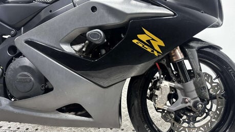 Suzuki GSX-R GSXR1000 2005 K5 31K TRACK BIKE RUNS GREAT SPORTS BIKE 1000CC 32