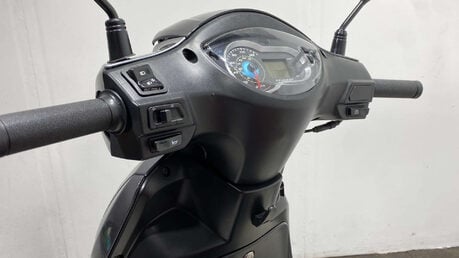 Peugeot Tweet VE 2015 LONG MOT SERVICED ONLY 1K 125CC SCOOTER 40