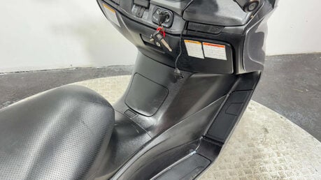 Suzuki Burgman AN 2009 17K SERVICED WARRANTY NEW MOT MAXI SCOOTER A2 9