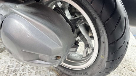 Suzuki Burgman AN 2009 17K SERVICED WARRANTY NEW MOT MAXI SCOOTER A2 29