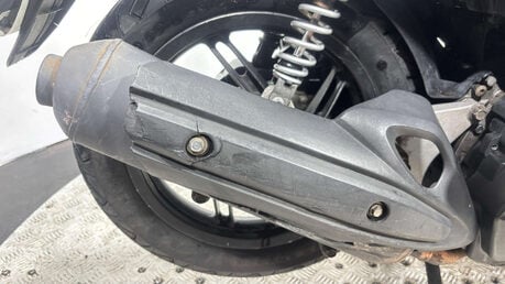 Honda PCX 2011 WW 60K NON RUNNING PROJECT BIKE PARTS BIKE 125CC 8