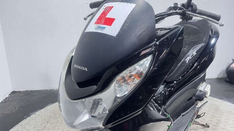 Honda PCX 2011 WW 60K NON RUNNING PROJECT BIKE PARTS BIKE 125CC 17