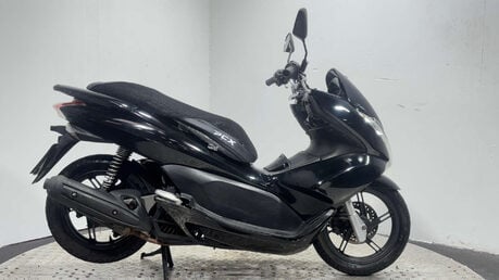 Honda PCX 2011 WW 60K NON RUNNING PROJECT BIKE PARTS BIKE 125CC 1