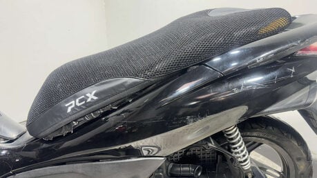 Honda PCX 2011 WW 60K NON RUNNING PROJECT BIKE PARTS BIKE 125CC 18