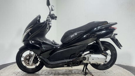 Honda PCX 2011 WW 60K NON RUNNING PROJECT BIKE PARTS BIKE 125CC 4