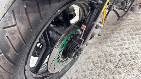 Kawasaki GPZ R 1985 55K SPARES OR REPAIR CLASSIC BIG CC SPORT BIKE 900CC 23