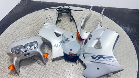 Honda VFR 2001 17K NON RUNNING PROJECT BIKE BREAKER 800CC SPORTS TOURER 8