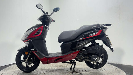 Lexmoto Titan 125 2022 NON RUNNING 11K PROJECT SCOOTER 125CC BIKE 4