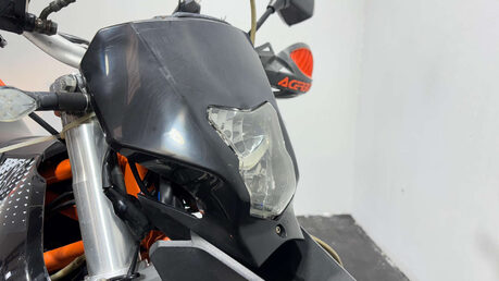 Sinnis Apache 125 2021 8K NON RUNNING SUPERMOTO PROJECT BIKE 125CC 9