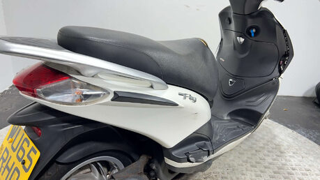 Piaggio Fly 16K 2015 RUNNING PROJECT BIKE SPARES OR REPAIR 125CC 11