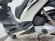 Piaggio Fly 16K 2015 RUNNING PROJECT BIKE SPARES OR REPAIR 125CC 17