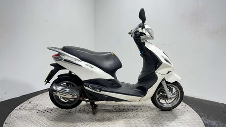 Piaggio Fly 16K 2015 RUNNING PROJECT BIKE SPARES OR REPAIR 125CC 1