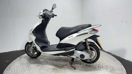 Piaggio Fly 16K 2015 RUNNING PROJECT BIKE SPARES OR REPAIR 125CC 6