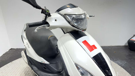 Piaggio Fly 16K 2015 RUNNING PROJECT BIKE SPARES OR REPAIR 125CC 19