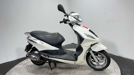Piaggio Fly 16K 2015 RUNNING PROJECT BIKE SPARES OR REPAIR 125CC 3