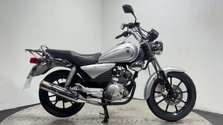 Yamaha YBR125 Custom 2013 24K GREAT RUNNING PROJECT BIKE 125CC CRUISER 1