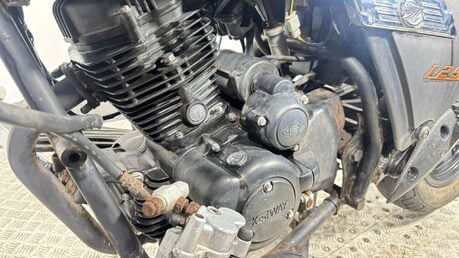 Keeway Superlight 125 2014 22K NON RUNNING CRUISER PROJECT BIKE SPARES OR REPAIR 125CC 22