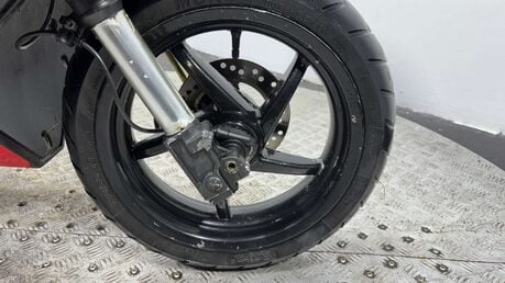 Aprilia SR 50 17K 2011 2 STROKE 2T NON RUNNING PROJECT SCOOTER 50CC BIKE 32