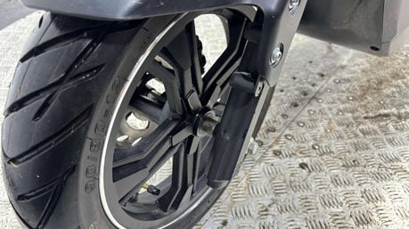 Yadea E-Lex LEXMOTO ELEX ELECTRIC BIKE SCOOTER RIDE AT 16 CLEAN PROJECT 13