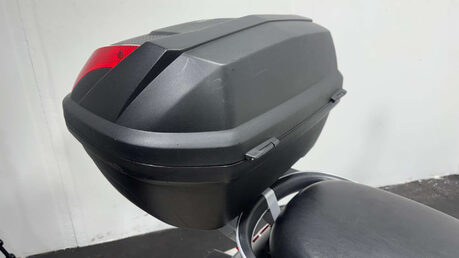 Yadea G5 LEXMOTO ELECTRIC SCOOTER BIKE RIDE AT 16 TRADE SALE ESCOOTER 25