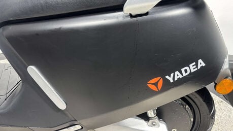 Yadea G5 LEXMOTO ELECTRIC SCOOTER BIKE RIDE AT 16 TRADE SALE ESCOOTER 15