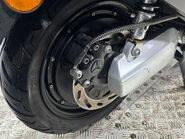 Yadea G5 LEXMOTO ELECTRIC SCOOTER BIKE RIDE AT 16 TRADE SALE ESCOOTER 8