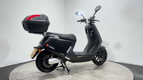 Yadea G5 LEXMOTO ELECTRIC SCOOTER BIKE RIDE AT 16 TRADE SALE ESCOOTER 2