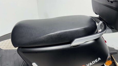 Yadea G5 LEXMOTO ELECTRIC SCOOTER BIKE RIDE AT 16 TRADE SALE ESCOOTER 21