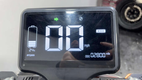 Yadea G5 LEXMOTO ELECTRIC SCOOTER BIKE RIDE AT 16 TRADE SALE ESCOOTER 7