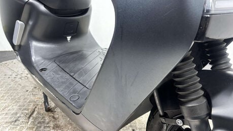 Yadea G5 LEXMOTO ELECTRIC SCOOTER BIKE RIDE AT 16 TRADE SALE ESCOOTER 19