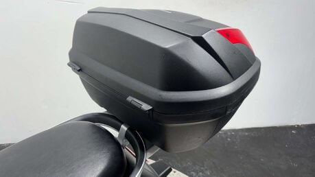 Yadea G5 LEXMOTO ELECTRIC SCOOTER BIKE RIDE AT 16 TRADE SALE ESCOOTER 27