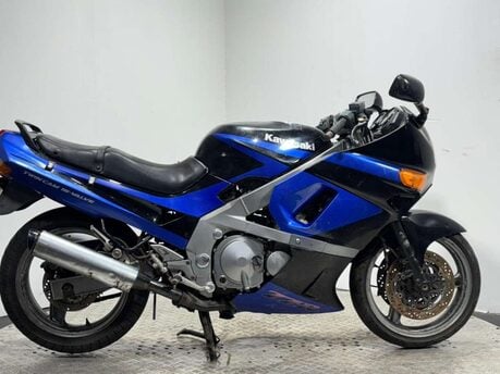 Kawasaki ZZR 1991 32K NON RUNNING PROJECT BREAKER BIKE 400CC CLASSIC