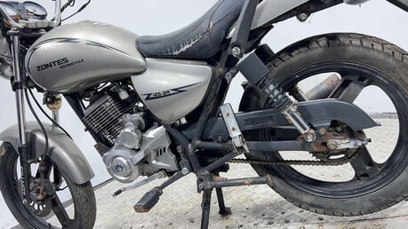 Zontes ZT 2012 20K RUNNING PROJECT BIKE SPARE OR REPAIR 125CC COMMUTER 18