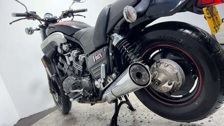 Yamaha Vmax 1200 2007 48K RUNNING PROJECT BIKE SPARES OR REPAIR CLASSIC CRUISER 19