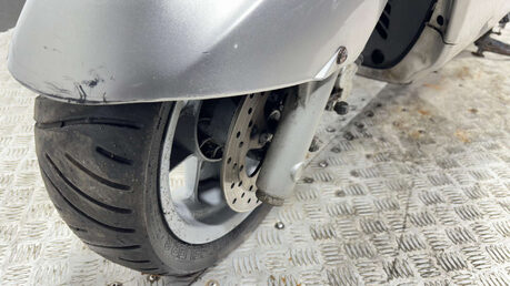 Yamaha Majesty 125 2004 YP125 32K PROJECT LARGE MAXI SCOOTER 125CC 22