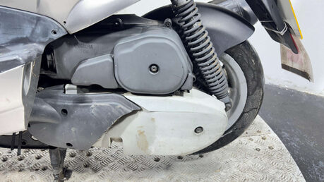 Yamaha Majesty 125 2004 YP125 32K PROJECT LARGE MAXI SCOOTER 125CC 9