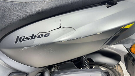 Peugeot Kisbee GT 2022 11K NON RUNNING PROJECT SCOOTER BIKE 50CC 4 STROKE AUTO 19