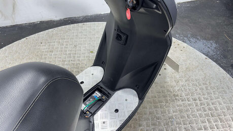 Peugeot Kisbee GT 2022 11K NON RUNNING PROJECT SCOOTER BIKE 50CC 4 STROKE AUTO 18